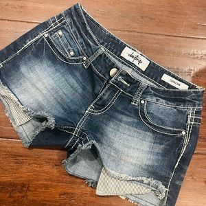 Daytrip buckle brand shorts